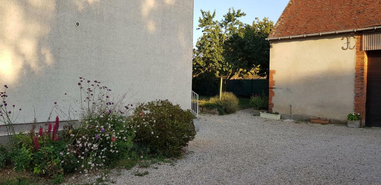 Gite Du Luat Vert-en-Drouais Exterior photo